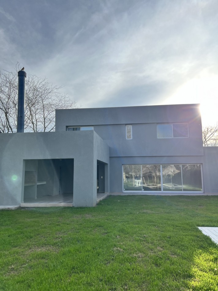 Casa a estrenar en Fincas de Hudson