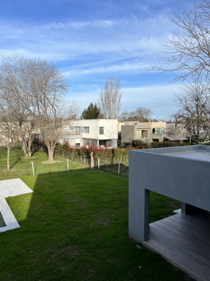 Casa a estrenar en Fincas de Hudson