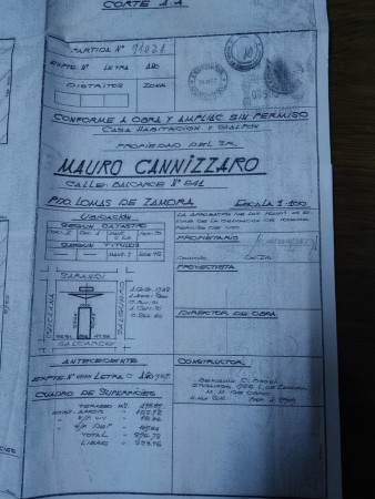 Dos Ph tipo Casa con local al frente, terreno libre y un gran galpon, ubicada en Balcarce 541, Lomas de Zamora