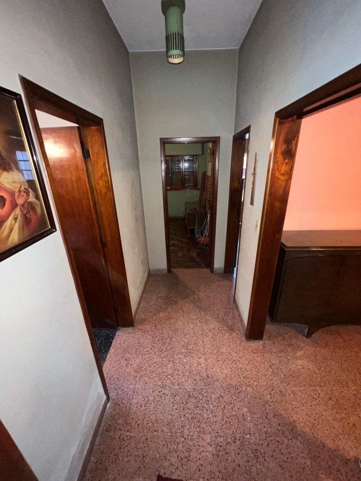 Casa 4 amb con gran parque, APTO CREDITO. Ubicada en Senillosa 171, Temperley