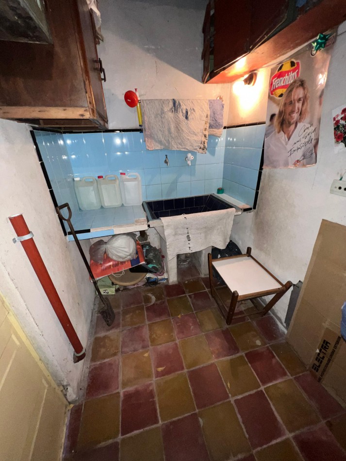 Casa 4 amb con gran parque, APTO CREDITO. Ubicada en Senillosa 171, Temperley