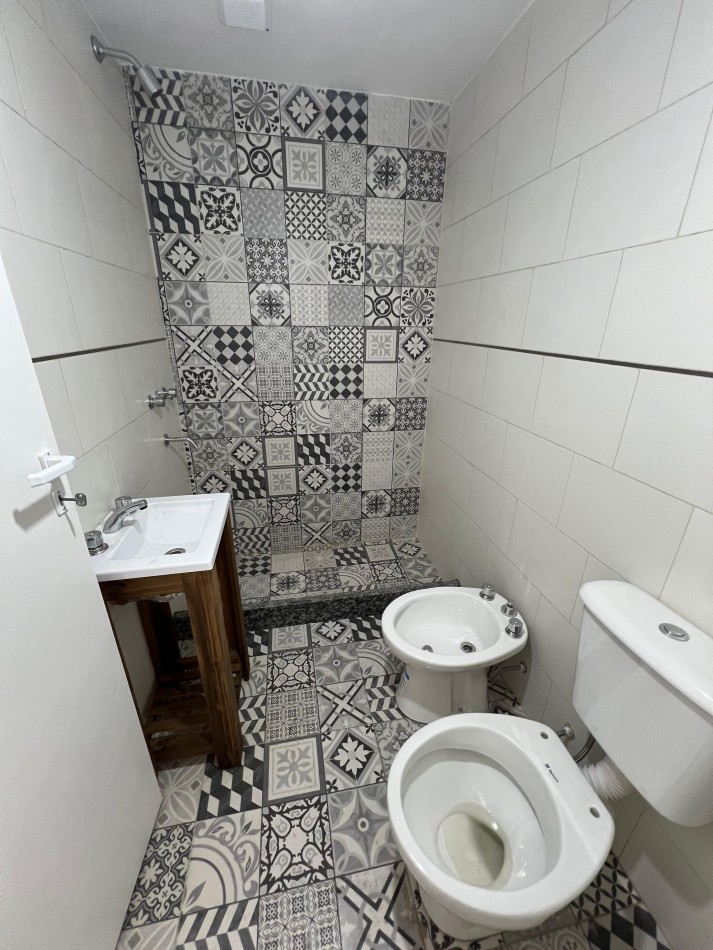 Dpto monoamb  al frente, con balcon a estrenar 1er/2do piso, ubicado en Bolivar 359 Lomas de Zamora