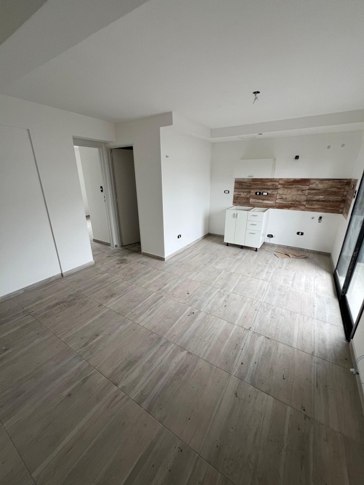 Dpto monoamb  al frente, con balcon a estrenar 1er/2do piso, ubicado en Bolivar 359 Lomas de Zamora