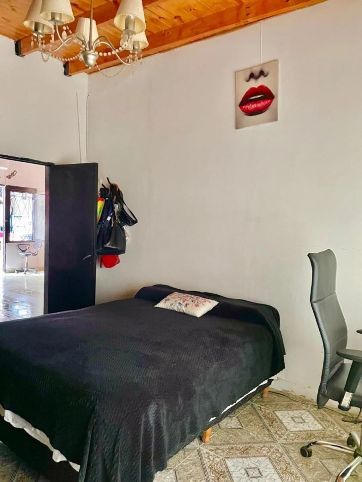 Excelente ph amplio 3 amb al frente con cochera y terraza. Ubicado en Enrique Fernandez al 3000, Lanus Este