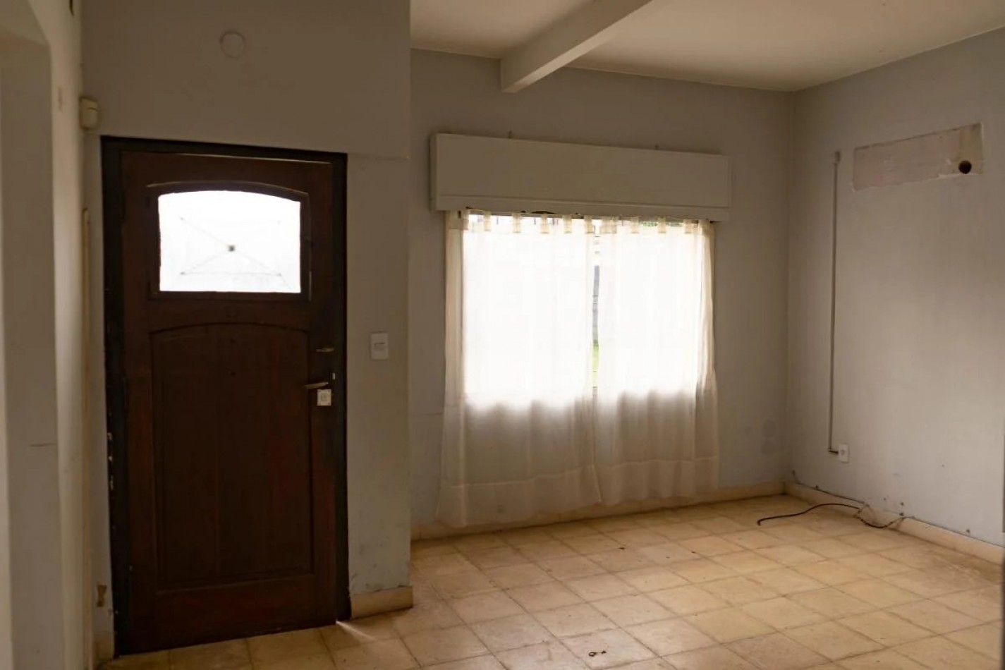 Importante lote con casa 3 amb, muy buena ubicacion: en Luis Davila 400, Llavallol