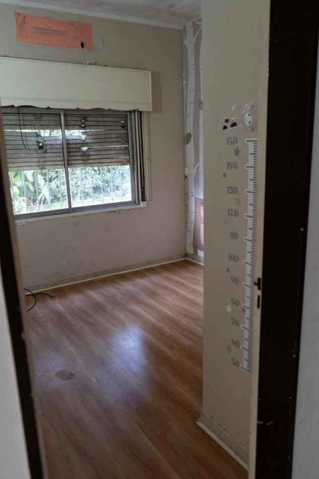 Importante lote con casa 3 amb, muy buena ubicacion: en Luis Davila 400, Llavallol