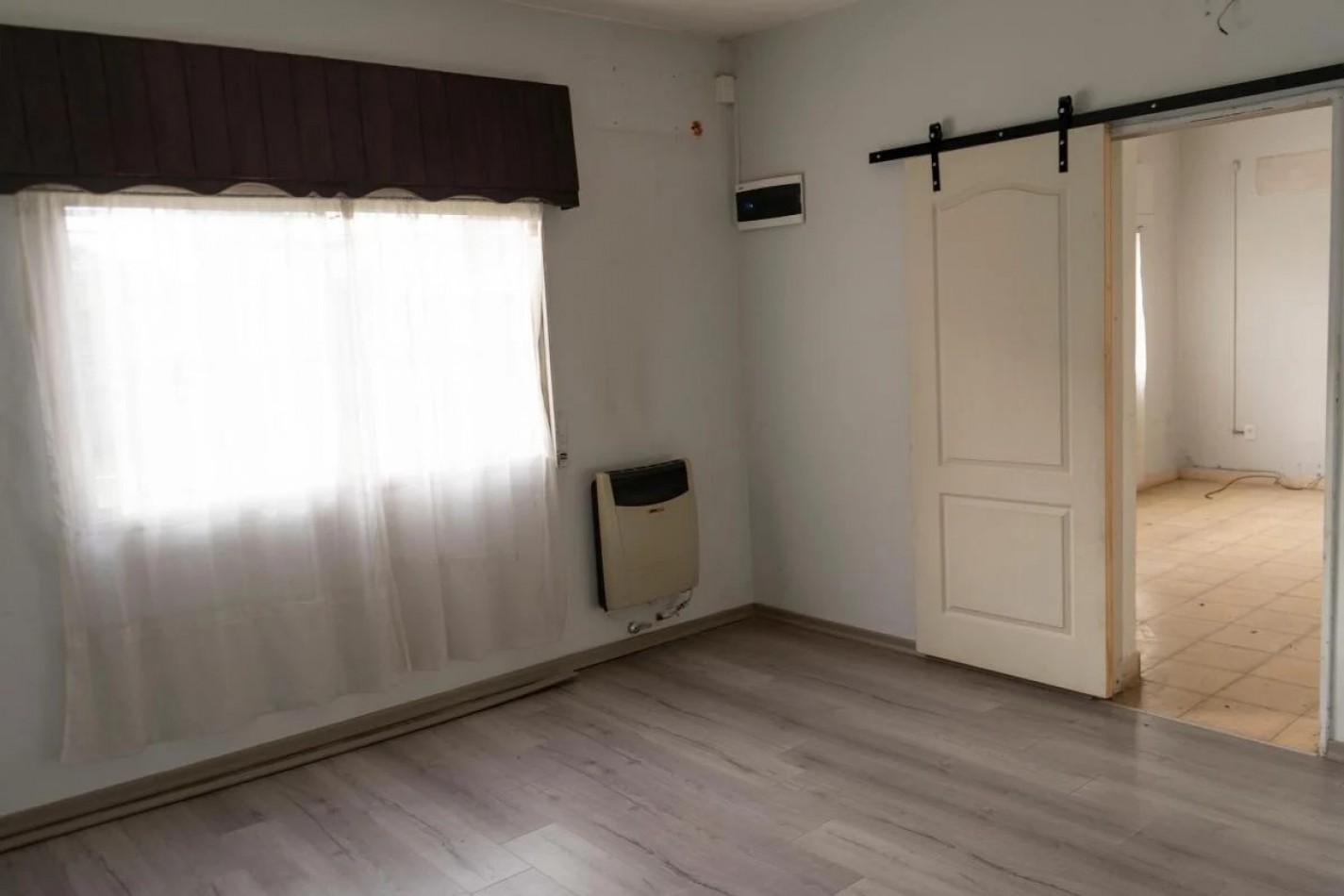 Importante lote con casa 3 amb, muy buena ubicacion: en Luis Davila 400, Llavallol