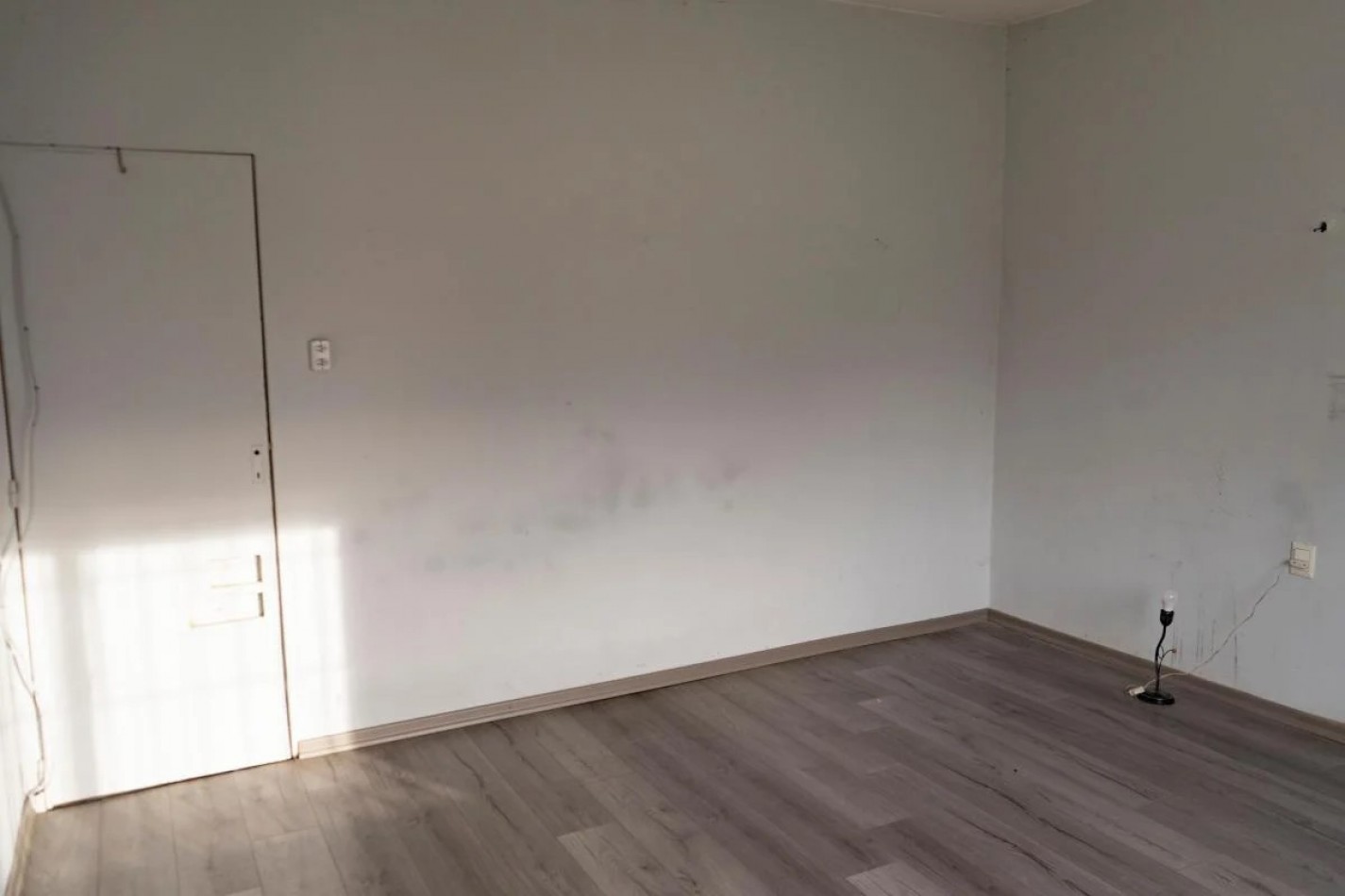Importante lote con casa 3 amb, muy buena ubicacion: en Luis Davila 400, Llavallol