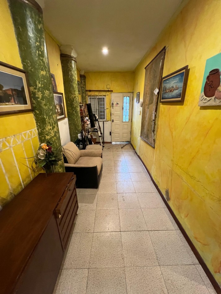 Casa 3 amb con cochera y parque, ubicado en Alvarez Thomas 642 Lomas de Zamora