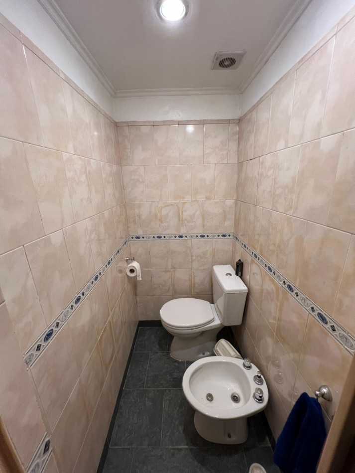 Casa 3 amb con cochera y parque, ubicado en Alvarez Thomas 642 Lomas de Zamora