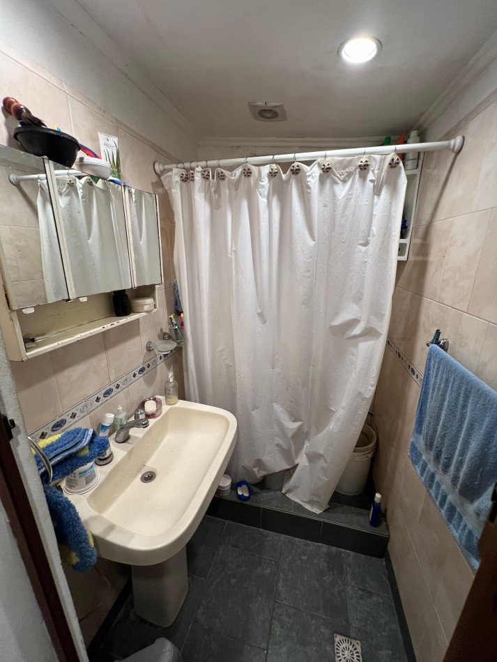 Casa 3 amb con cochera y parque, ubicado en Alvarez Thomas 642 Lomas de Zamora