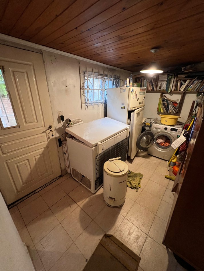 Casa 3 amb con cochera y parque, ubicado en Alvarez Thomas 642 Lomas de Zamora