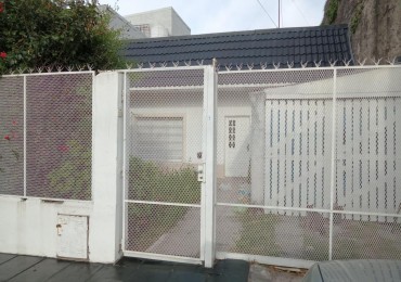 Casa 3 amb con cochera y parque, ubicado en Alvarez Thomas 642 Lomas de Zamora