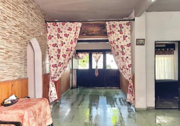 Excelente ph amplio 3 amb al frente con cochera y terraza. Ubicado en Enrique Fernandez al 3000, Lanus Este