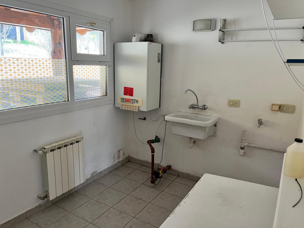 Casa quinta con quincho en ladera del Cerro Piltriquitron