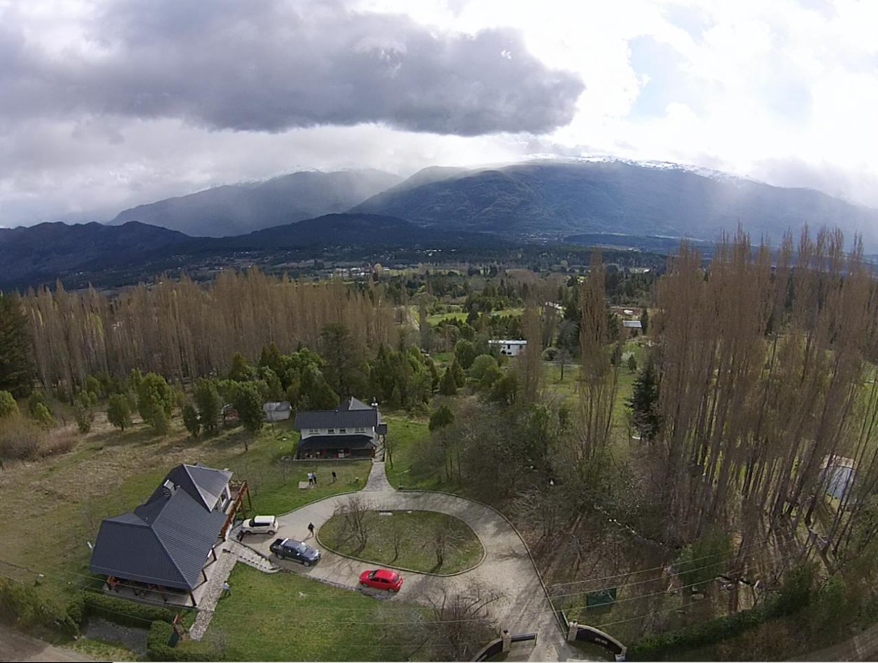 Casa quinta con quincho en ladera del Cerro Piltriquitron