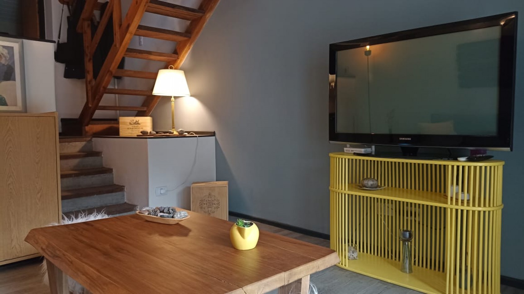 Departamento tipo duplex amoblado a pocas cuadras del centro