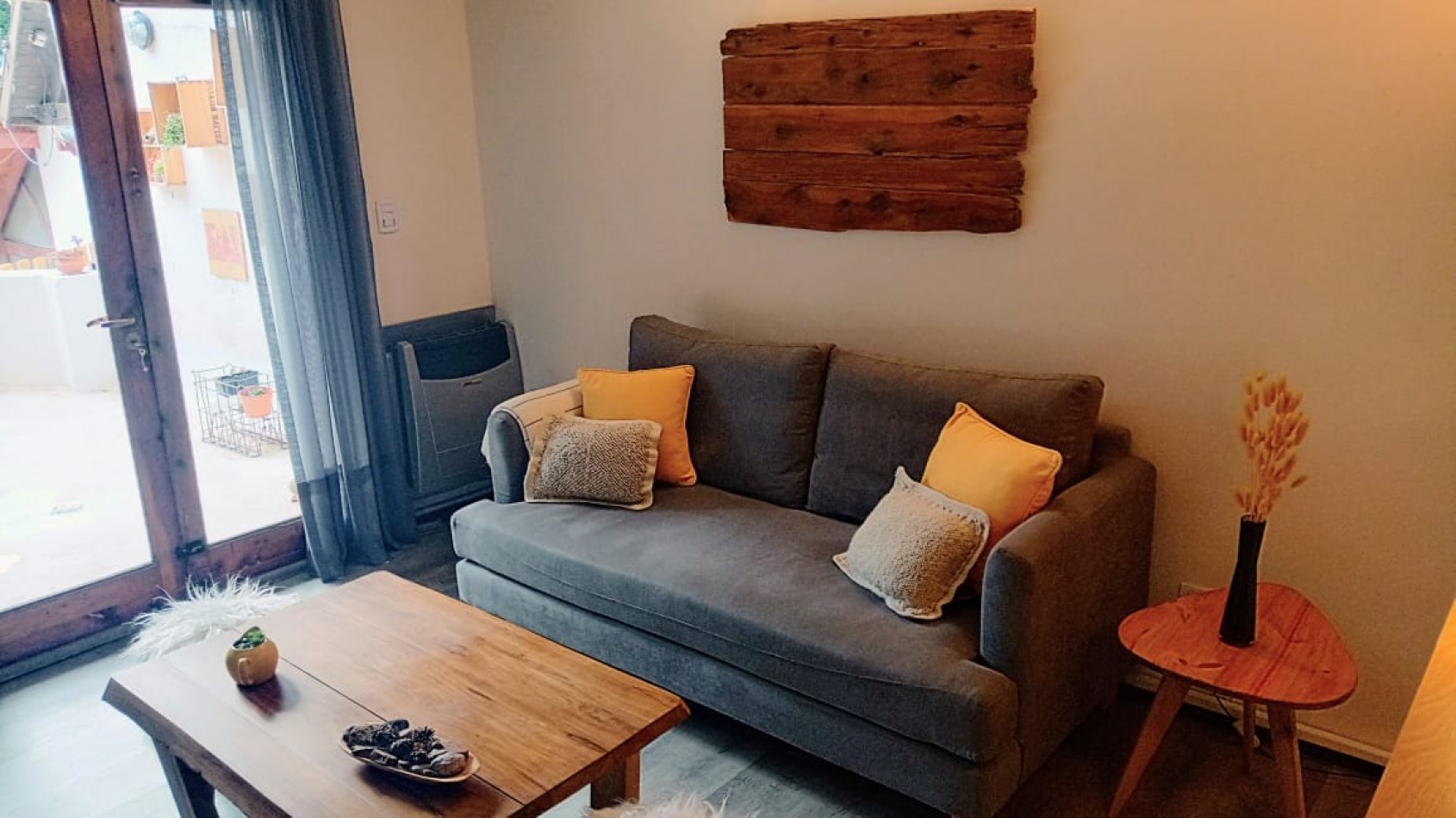 Departamento tipo duplex amoblado a pocas cuadras del centro