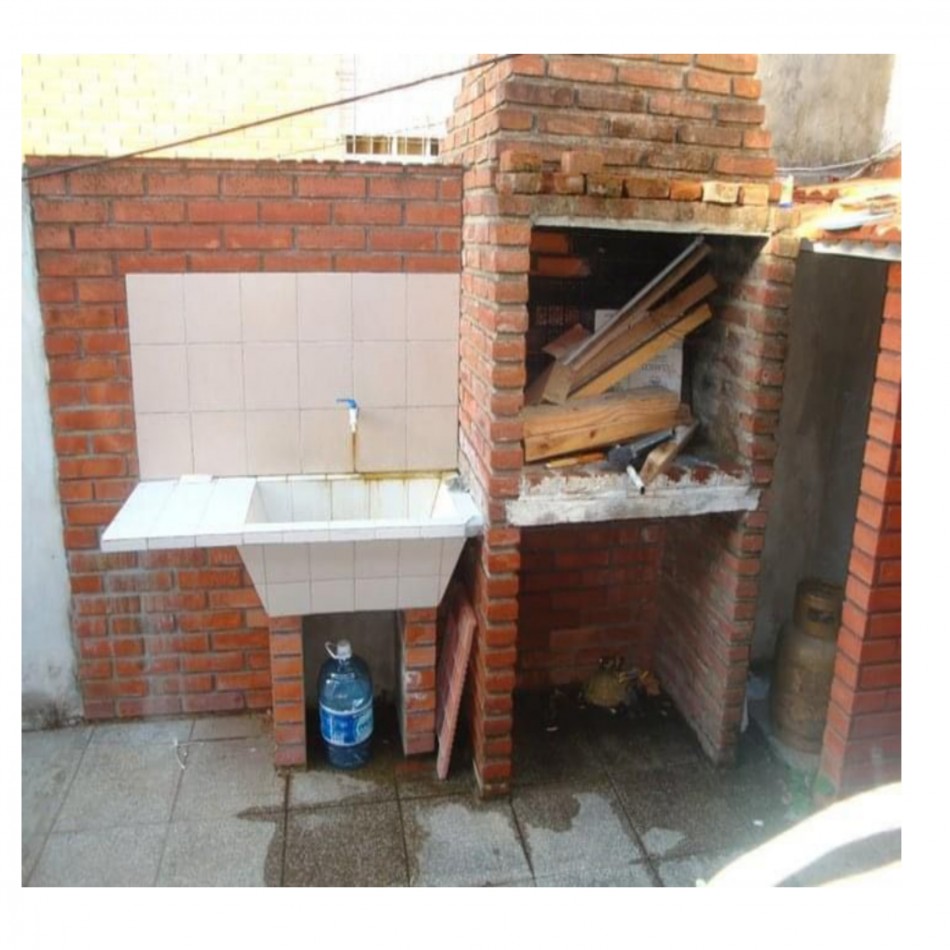 SE VENDE CHALET AL MEDIO EN PH 