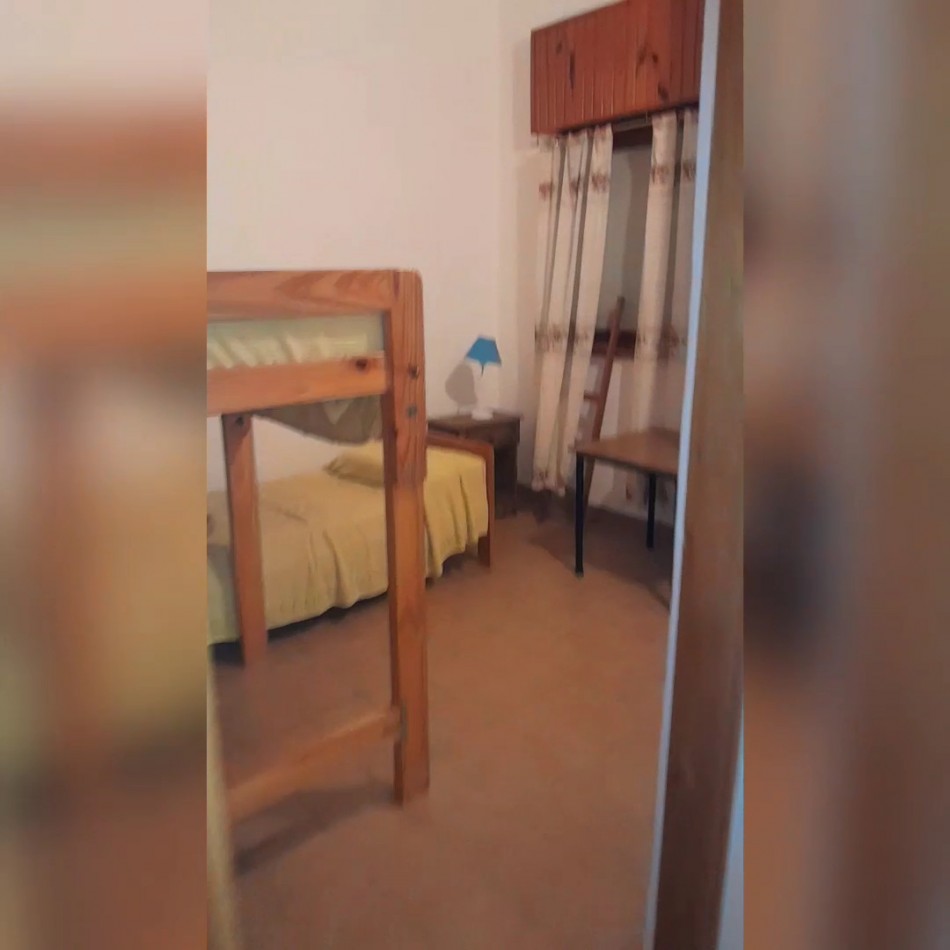 SE VENDE CHALET AL MEDIO EN PH 