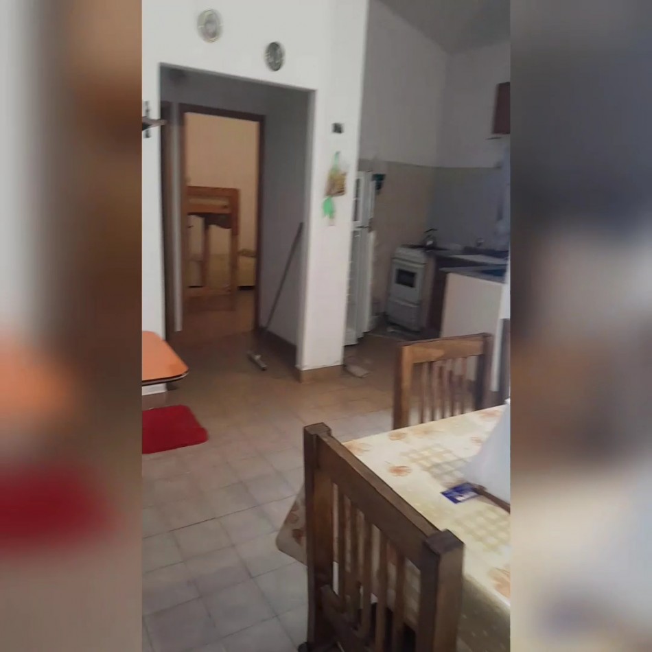 SE VENDE CHALET AL MEDIO EN PH 
