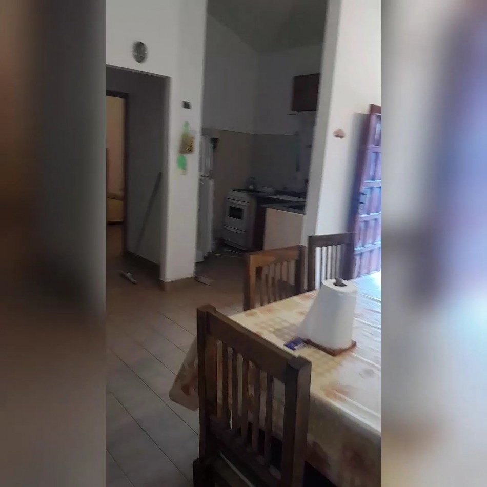SE VENDE CHALET AL MEDIO EN PH 