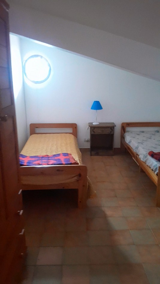 SE VENDE CHALET AL MEDIO EN PH 