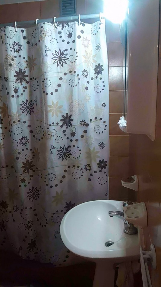 SE VENDE CHALET AL MEDIO EN PH 