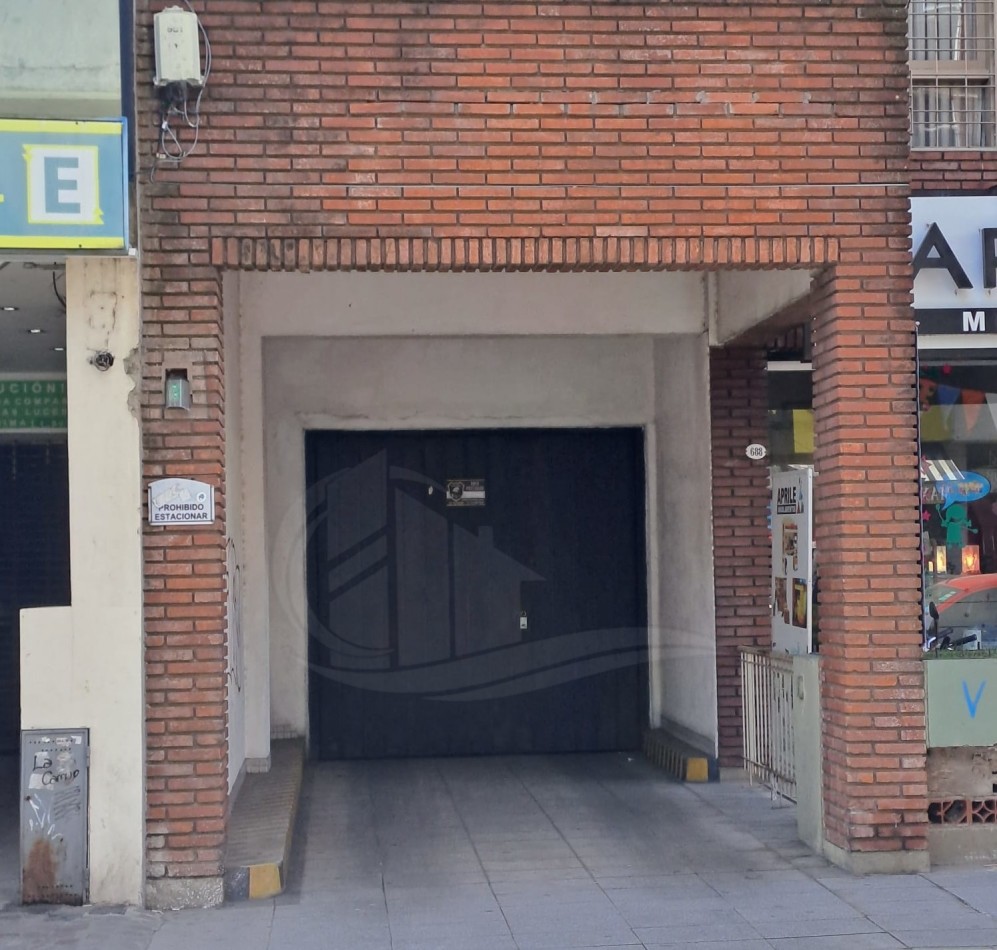 Cochera en Quilmes Centro