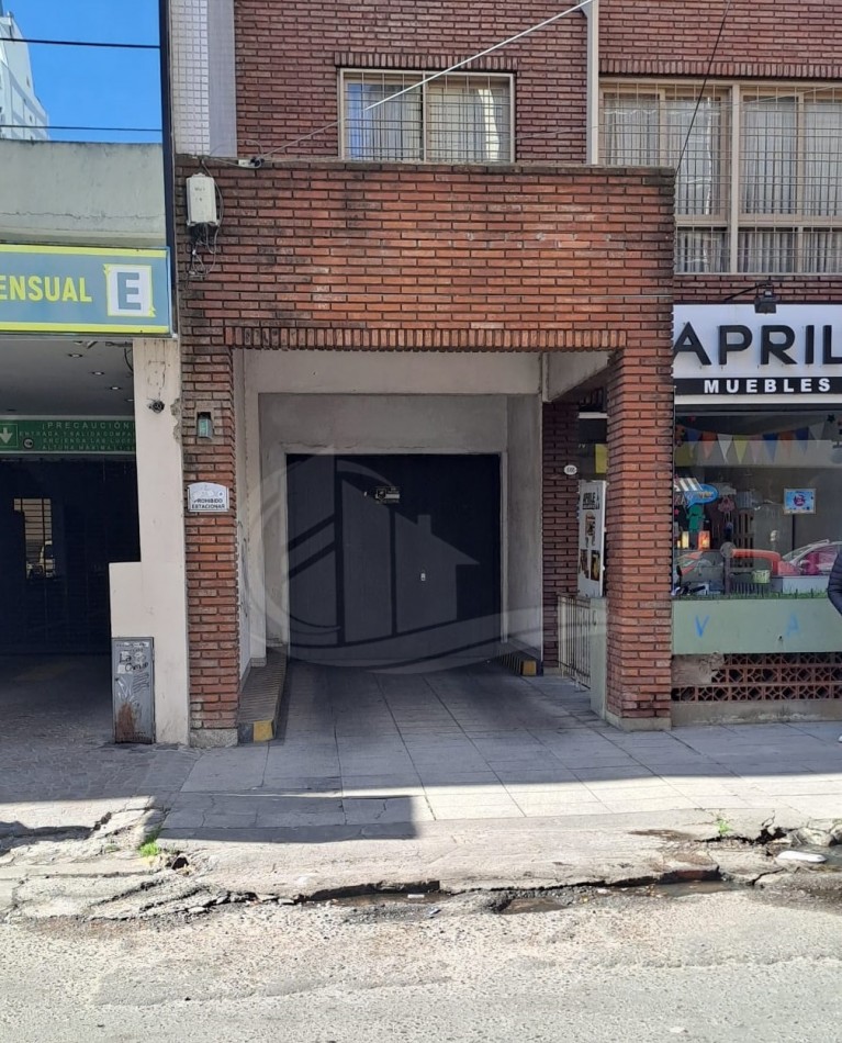 Cochera en Quilmes Centro