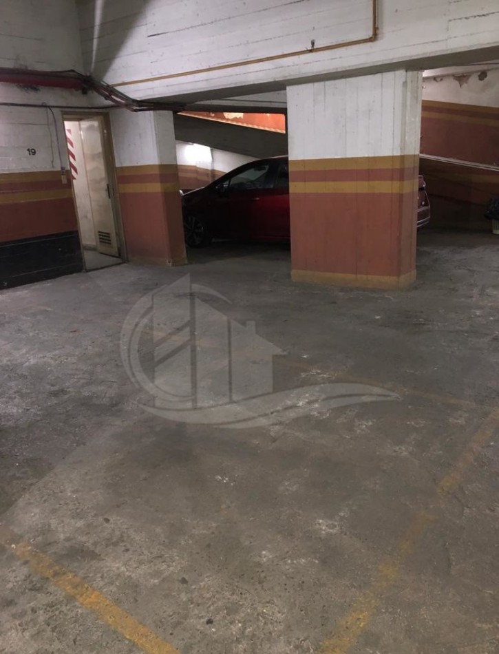 Cochera en Quilmes Centro