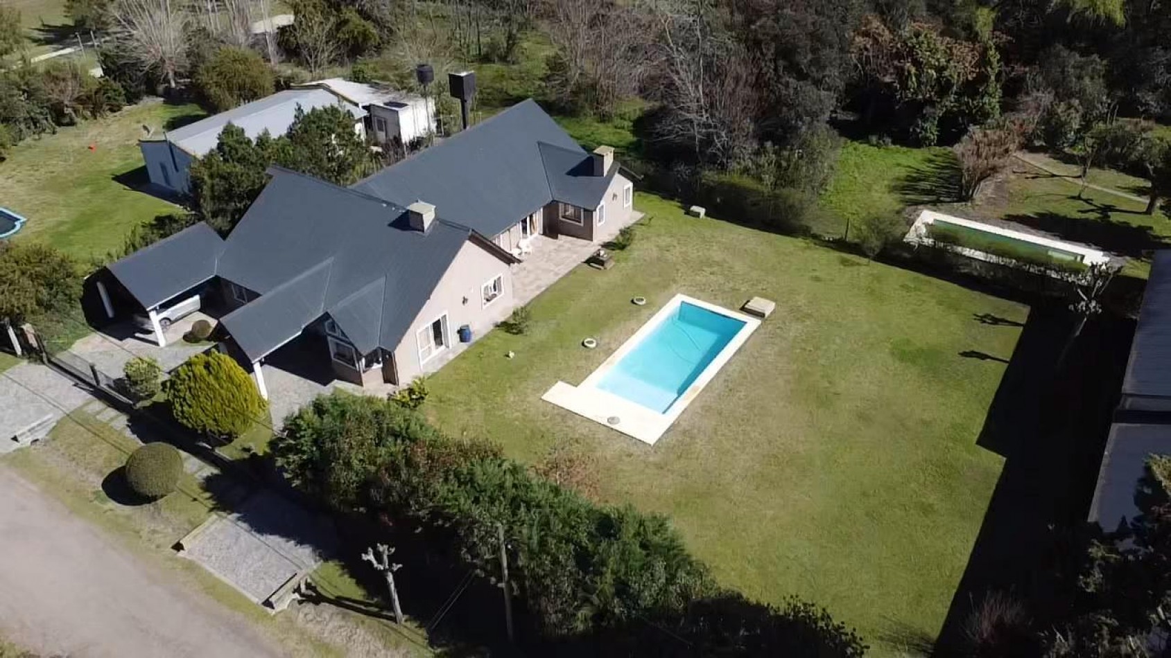 Casa 10 ambientes - uribelarrea - cañuelas