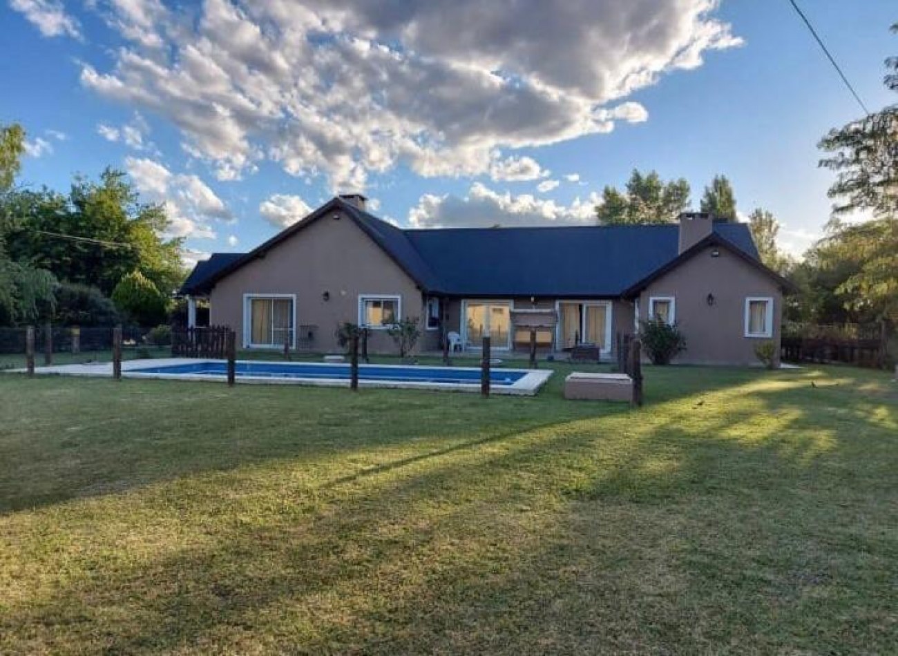 Casa 10 ambientes - uribelarrea - cañuelas