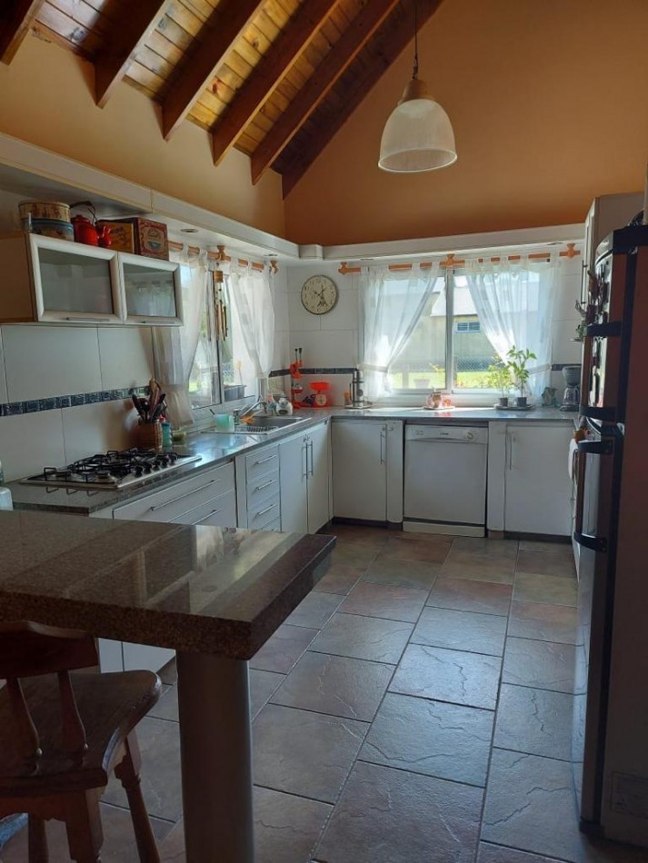 Casa 10 ambientes - uribelarrea - cañuelas