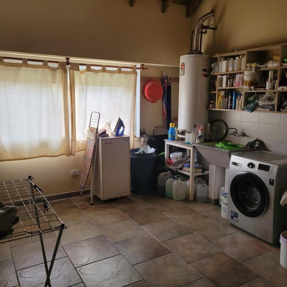 Casa 10 ambientes - uribelarrea - cañuelas