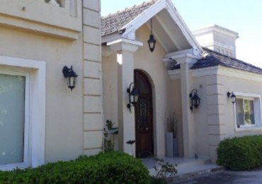 VENTA CASA 8 AMBIENTES EN FINCAS SAN VICENTE