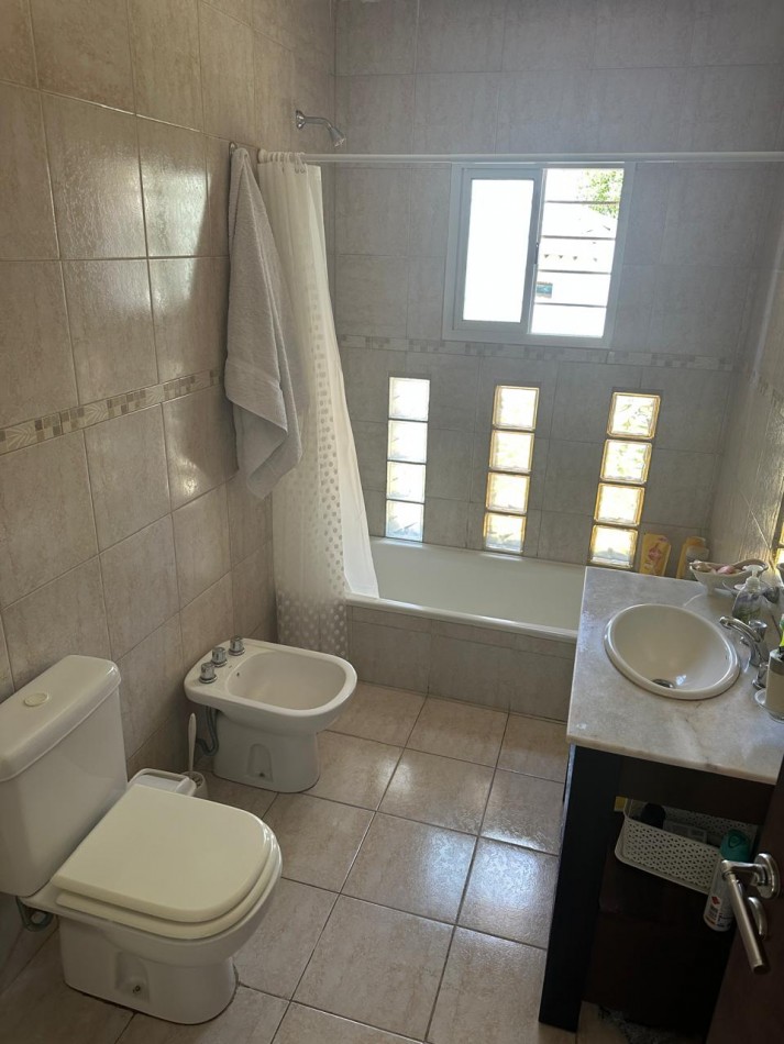 OPORTUNIDAD! VENTA DUPLEX CON RENTA !! 3AMB CON PATIO !!