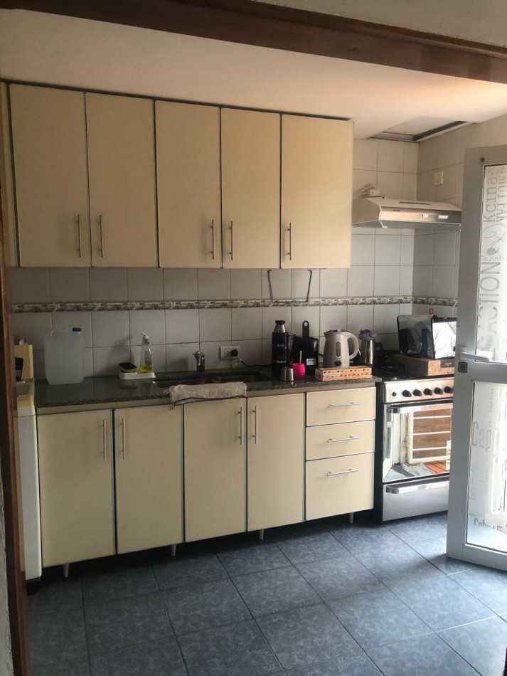 OPORTUNIDAD! VENTA DUPLEX CON RENTA !! 3AMB CON PATIO !!