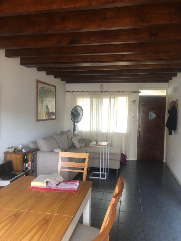 OPORTUNIDAD! VENTA DUPLEX CON RENTA !! 3AMB CON PATIO !!