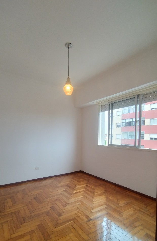 DEPARTAMENTO 4 AMBIENTES A LA CALLE 