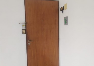 DEPARTAMENTO 4 AMBIENTES A LA CALLE 