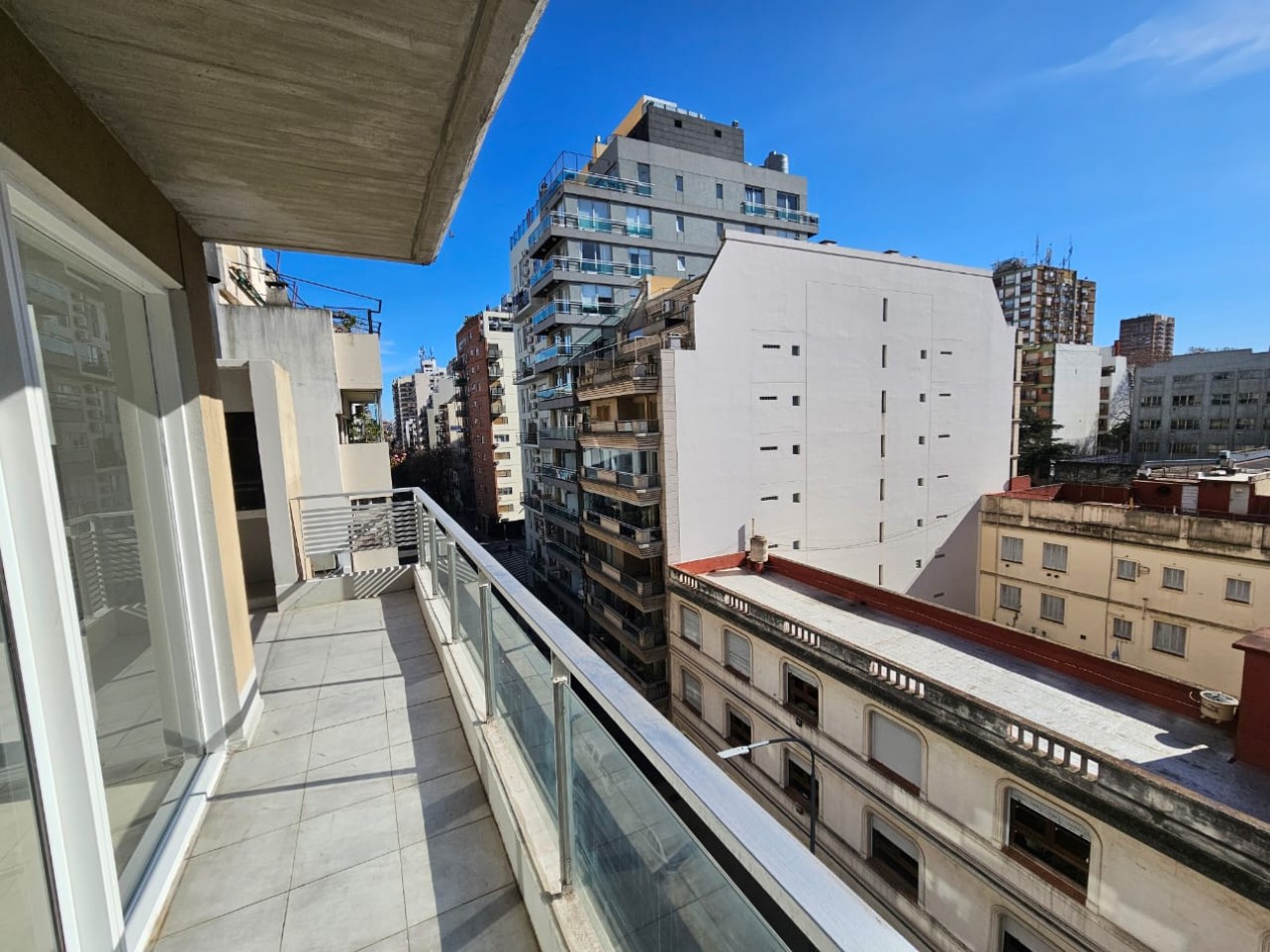 ESPECTACULAR Dos ambientes mas escritorio  con  balcon aterrazado con  QUINCHO y PARRILLA propia