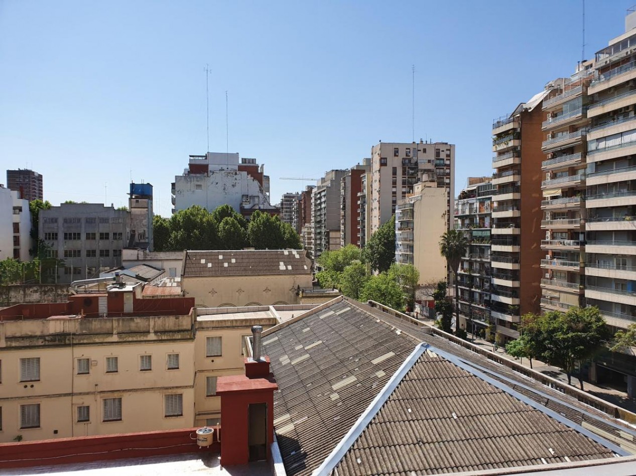 ESPECTACULAR Dos ambientes mas escritorio  con  balcon aterrazado con  QUINCHO y PARRILLA propia