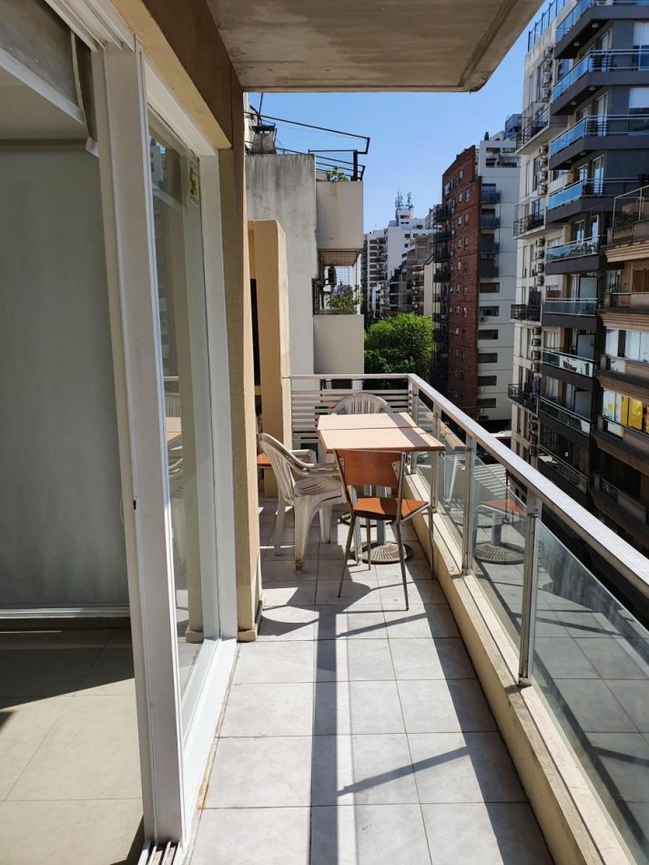 ESPECTACULAR Dos ambientes mas escritorio  con  balcon aterrazado con  QUINCHO y PARRILLA propia