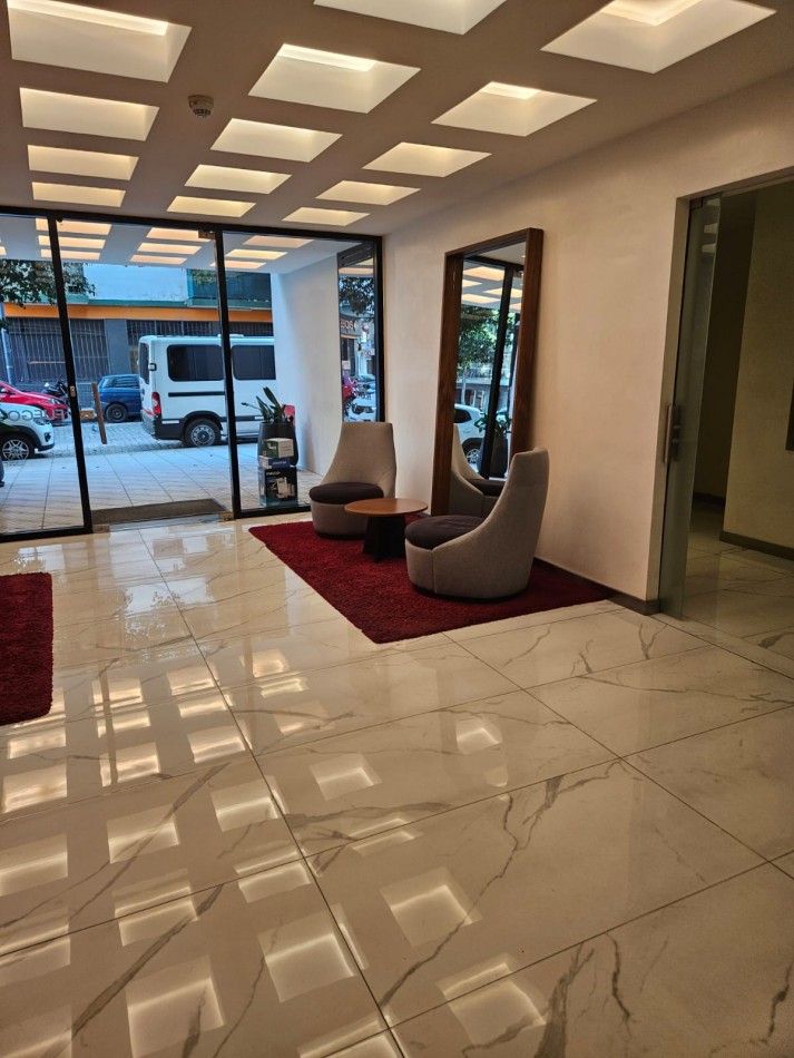 Hermoso 2 ambientes con cochera fija cubierta en edificio de CATEGORIA / La Palmera de Villa Crespo