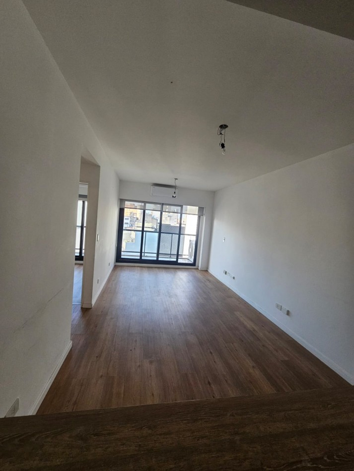 Hermoso 2 ambientes con cochera fija cubierta en edificio de CATEGORIA / La Palmera de Villa Crespo