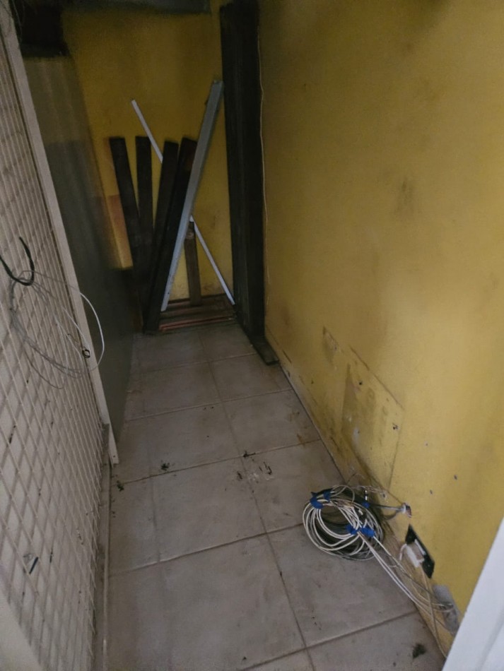Hermosa casa con patio y parrilla . Luminosa con 5 dormitorios!!! en barrio tranquilo y cerca de avenidas. Con cochera cubierta