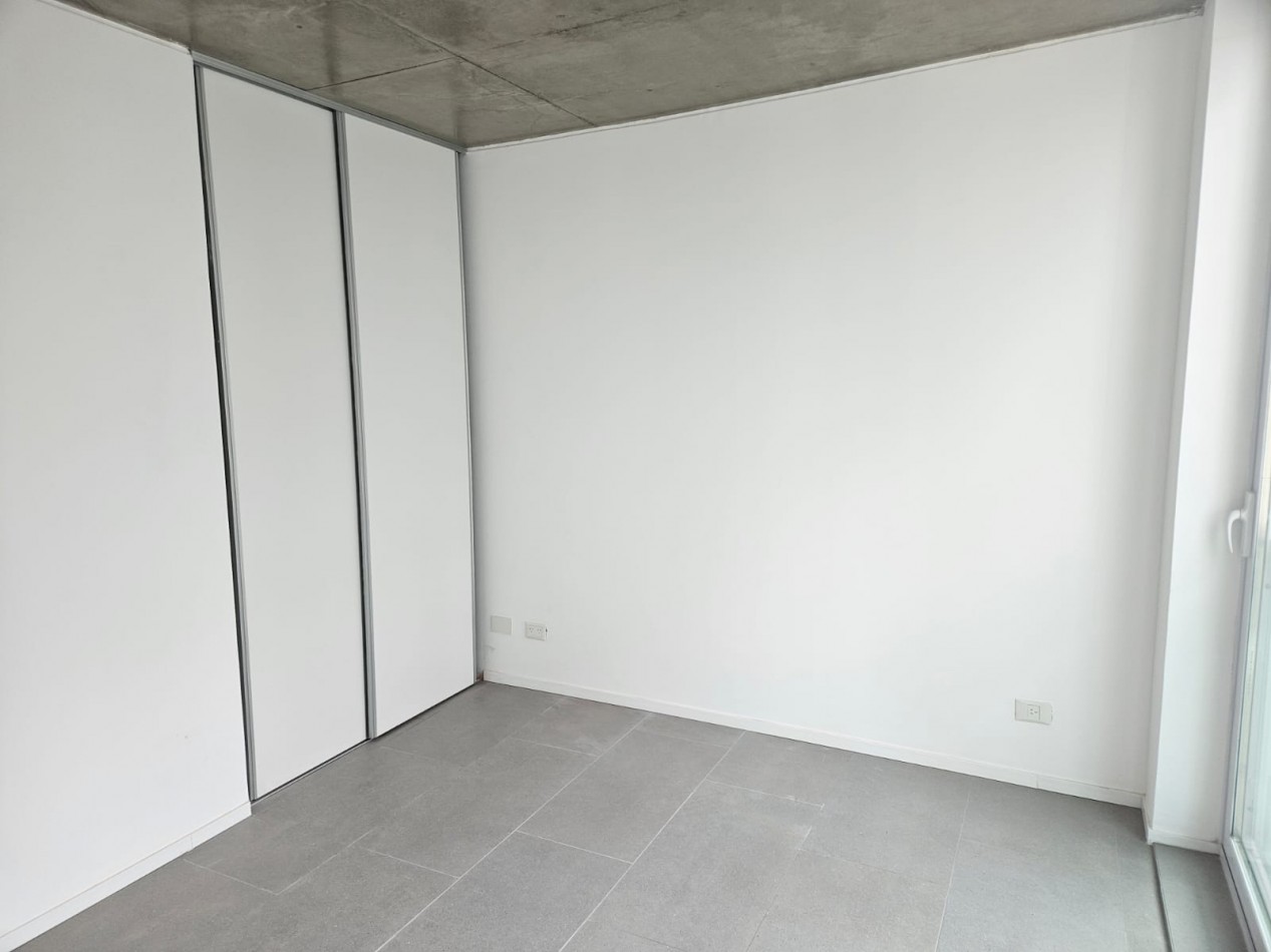 Hermoso 2 ambientes a estrenar con toilette de recepcion y dormitorio en suite . 60 metros totales