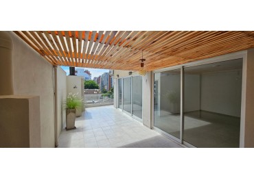 ESPECTACULAR Dos ambientes mas escritorio  con  balcon aterrazado con  QUINCHO y PARRILLA propia