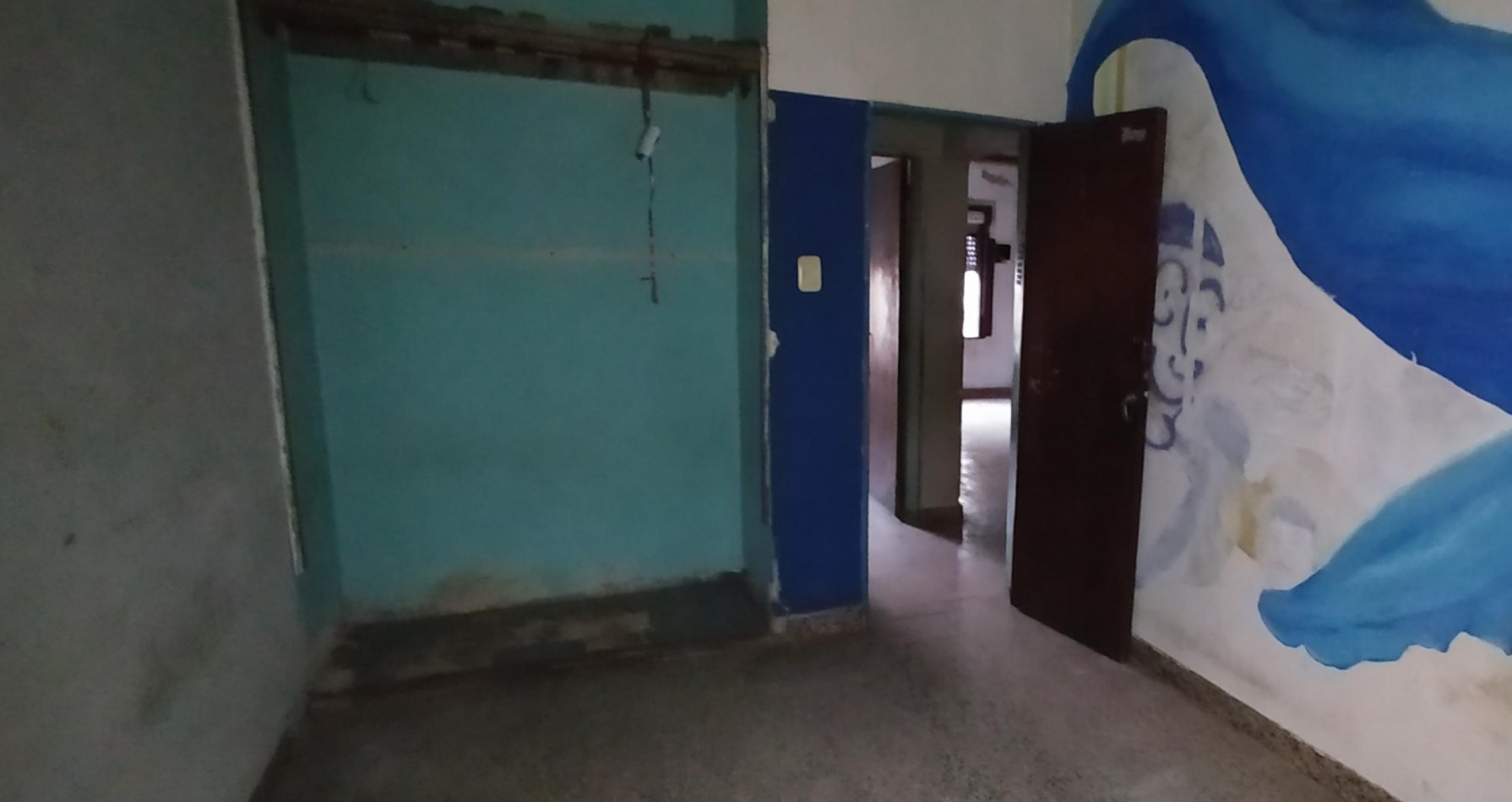 OCASION  !  NO APTA CREDITO casa c/ galpon, techo de losa, lote 8.66x29, 4 amb, baño, 3 dorm, e/ auto, 1 Cdra. de 2 Avenidas, Vs. transportes